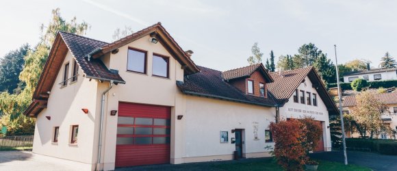 Frontansicht des Feuerwehrhauses im Ortsteil Großenhausen
