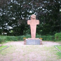 Ehrenmal im Park Lützelhausen