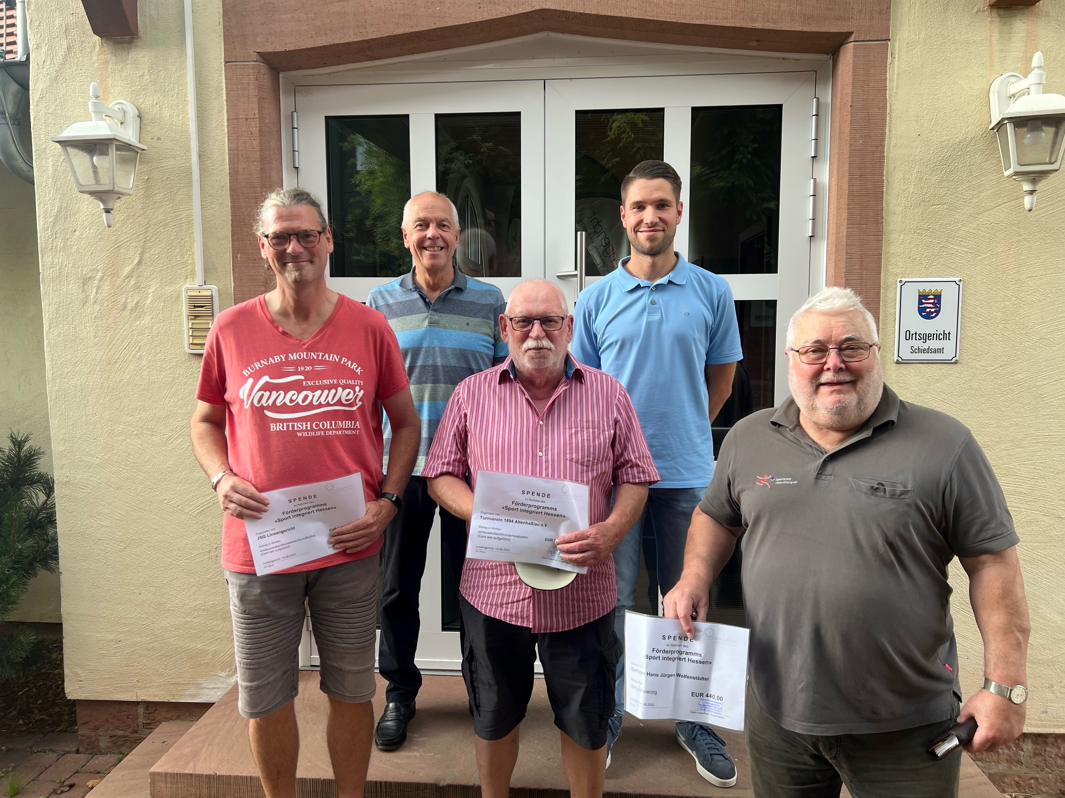 Übergabe der Ehrenurkunden an die Übungsleiter