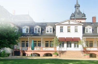 Außenansicht Pflegeeinrichtung Schloss Meerholz