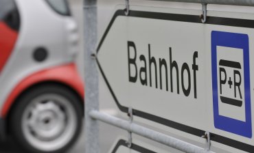 Beschilderung eines P+R am Bahnhof